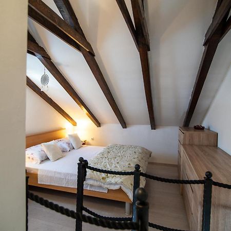 Studio Apartment Dona Trogir Exterior foto